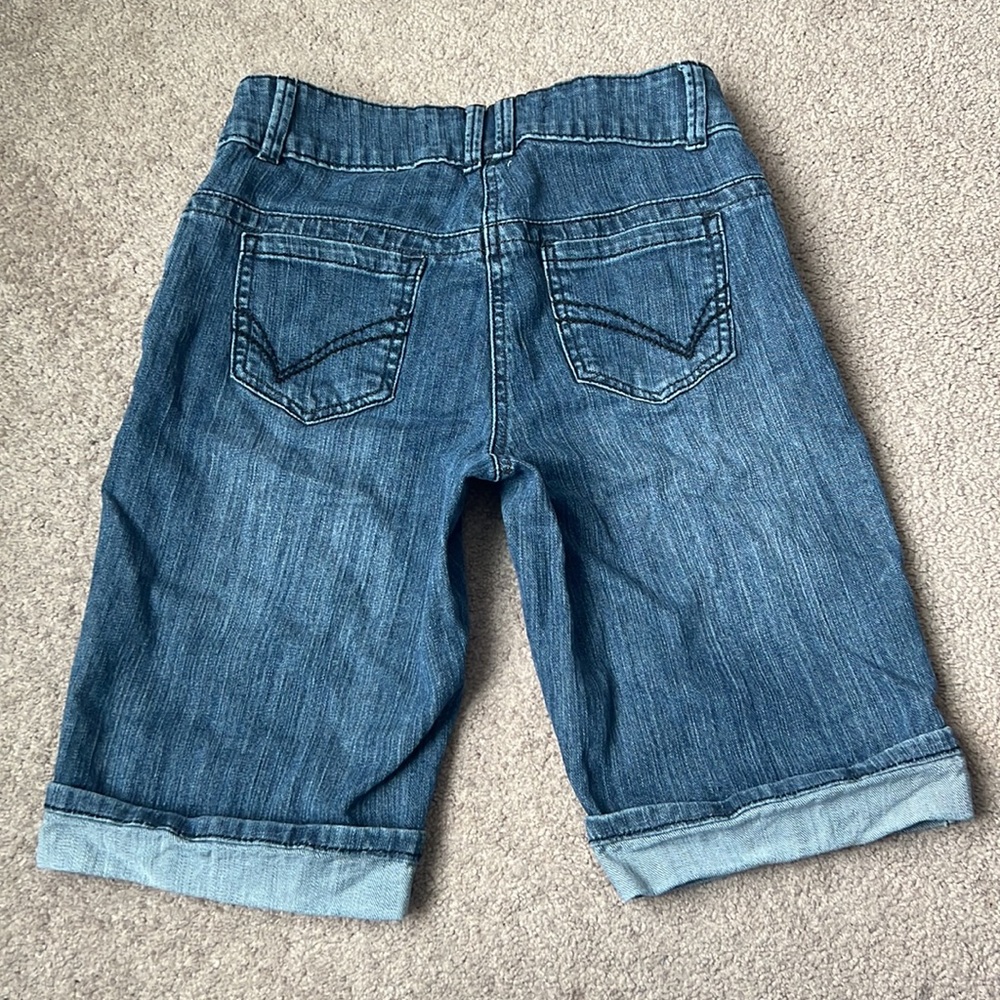 Contrast Denim Shorts - Picture 8 of 11